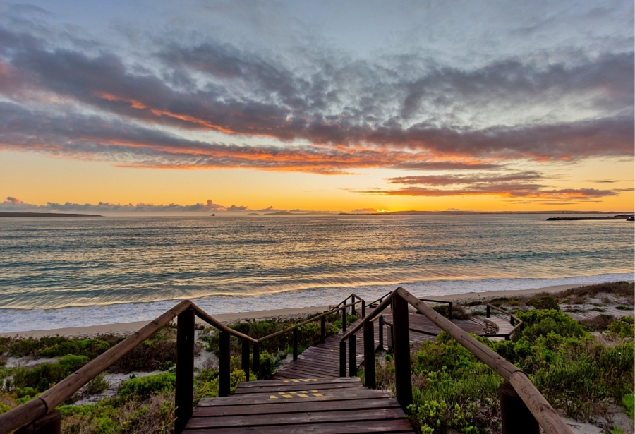 7 Bedroom Property for Sale in Calypso Beach Western Cape